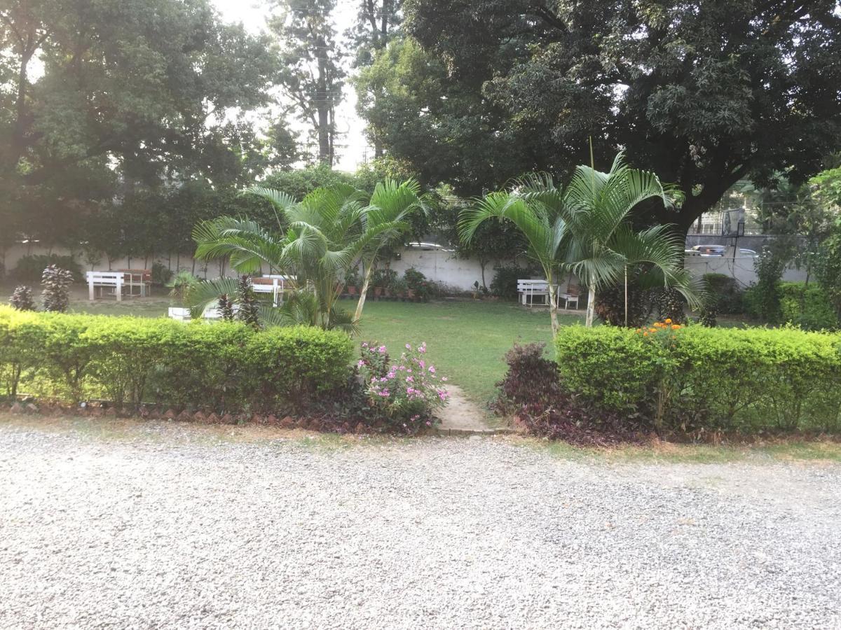 Hotel White House Dehradun Exterior photo