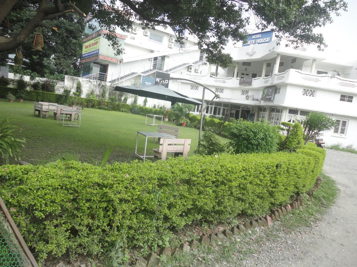 Hotel White House Dehradun Exterior photo