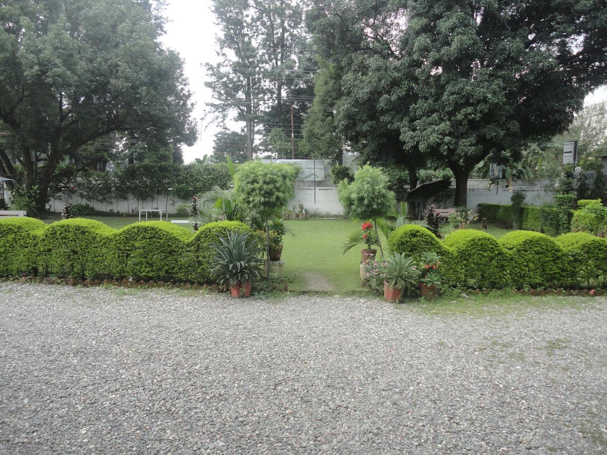 Hotel White House Dehradun Exterior photo